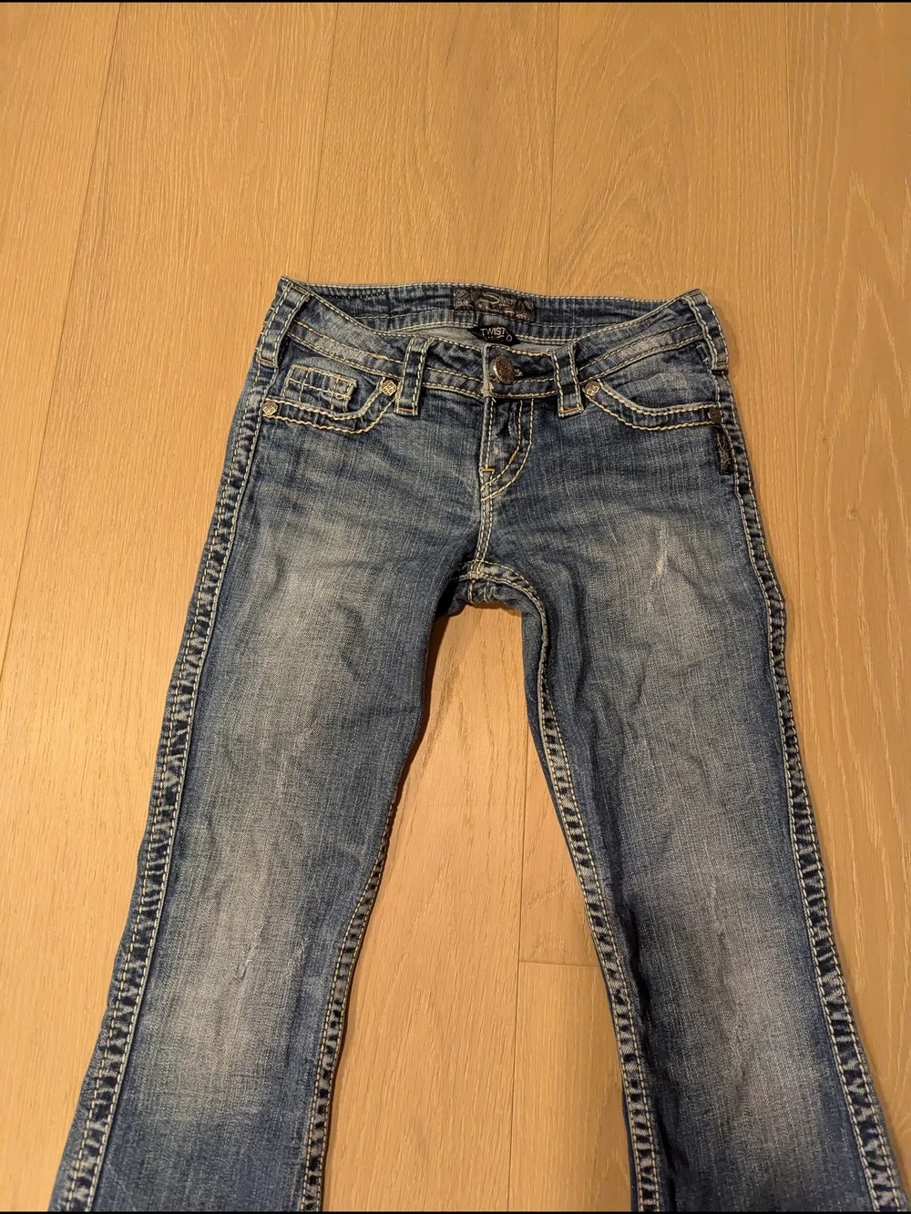 Silver Jeans bootcut silhouette